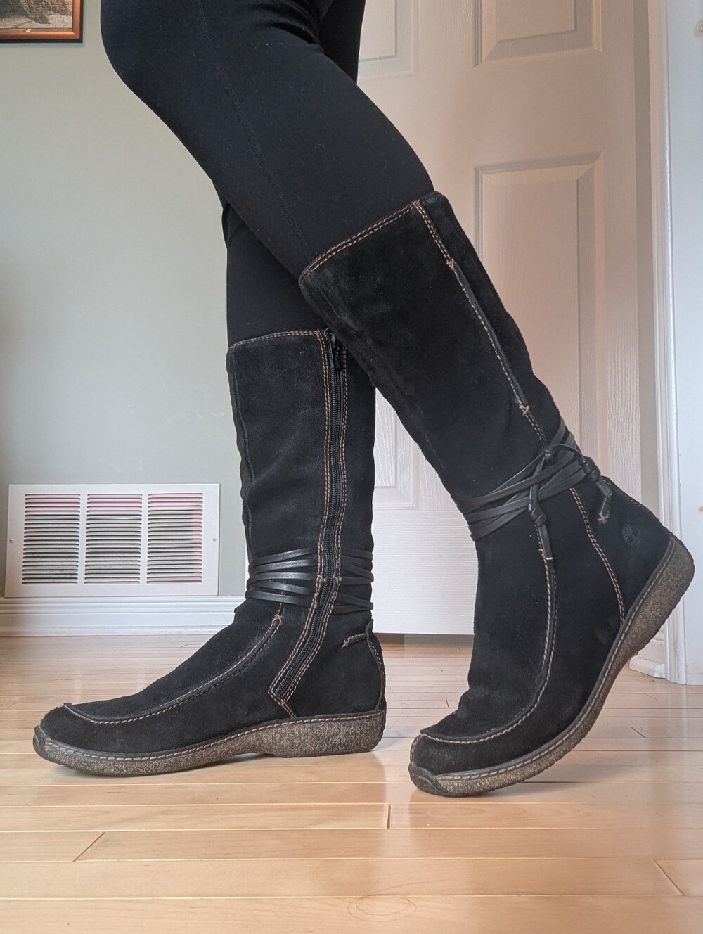 Timberland Suede Leather With Shearling Lining Tall Black Boots SZ 8